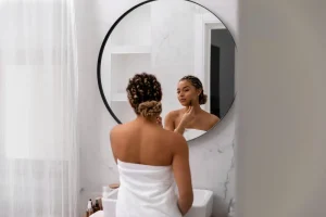 oglindă cu iluminare din spate