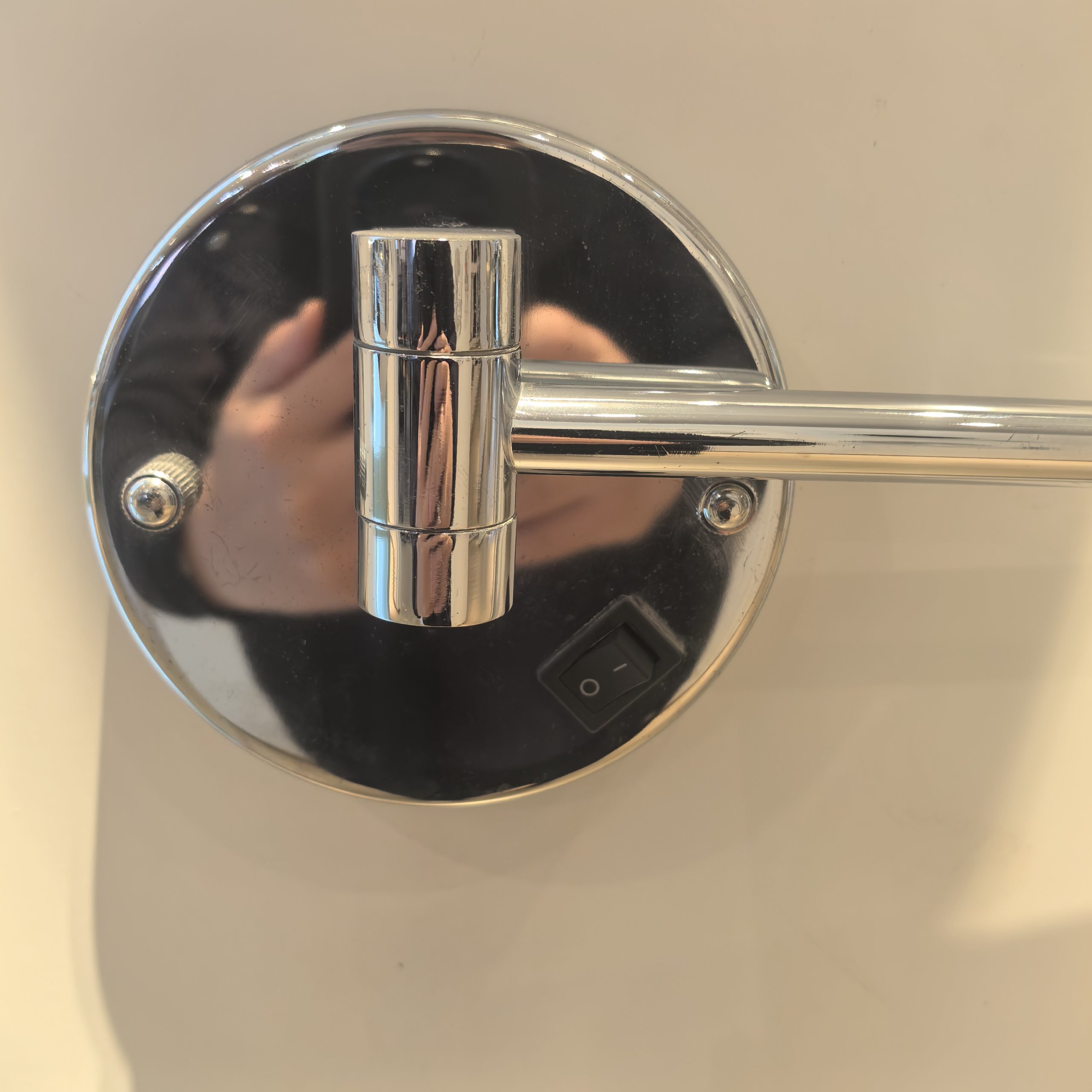 Wangel LED Wall Mounted Single Chrome Round Foldable Makeup Mirror - 图片 9
