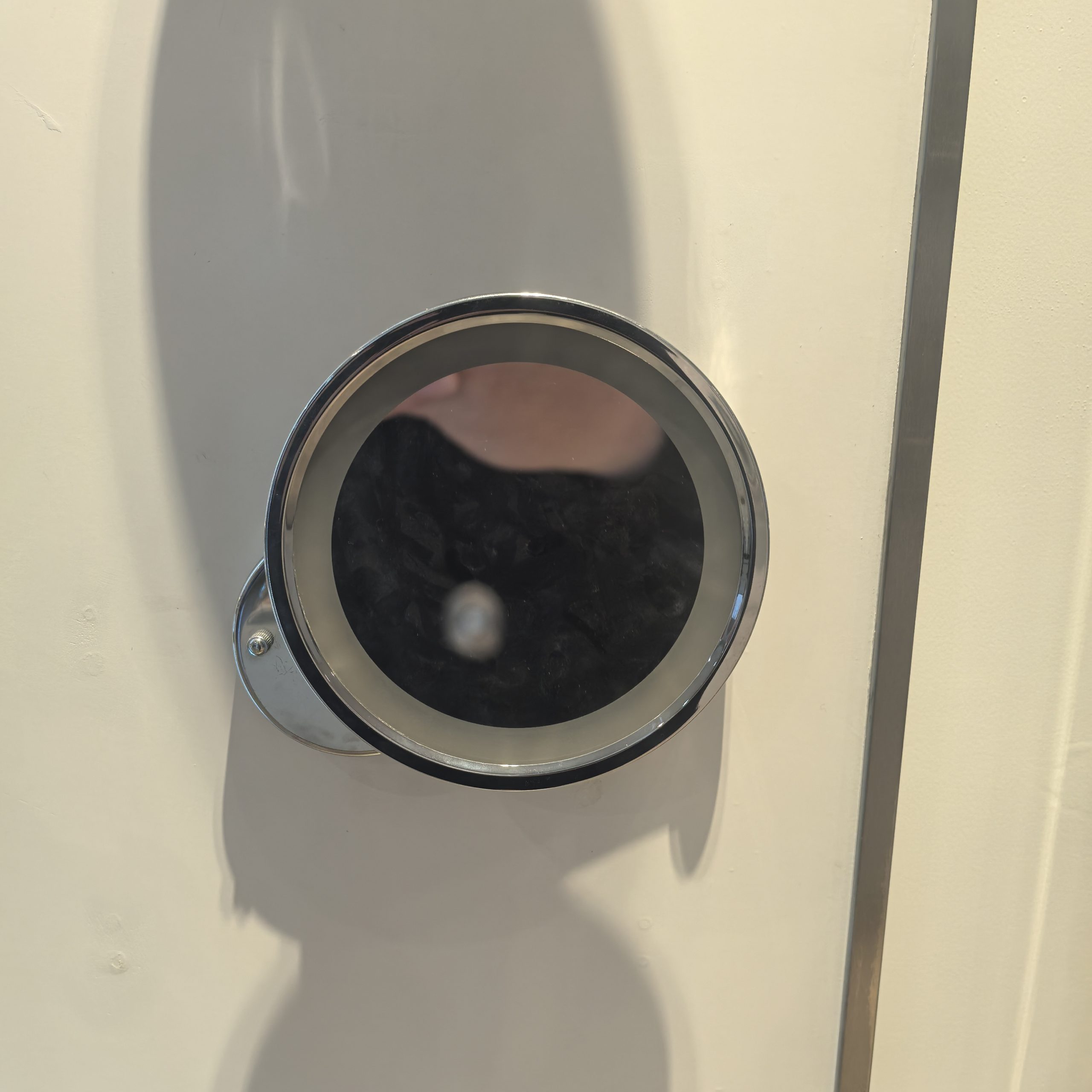 Wangel LED Wall Mounted Single Chrome Round Foldable Makeup Mirror - 图片 8
